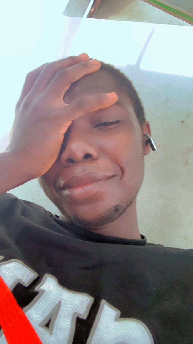 mark224566's tweet photo. @Boochi_dgreat Abeg una dey do auto comment? https://t.co/ve4j7izLTR