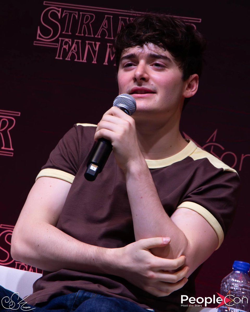 AngelInTheRightSideUp tweet media