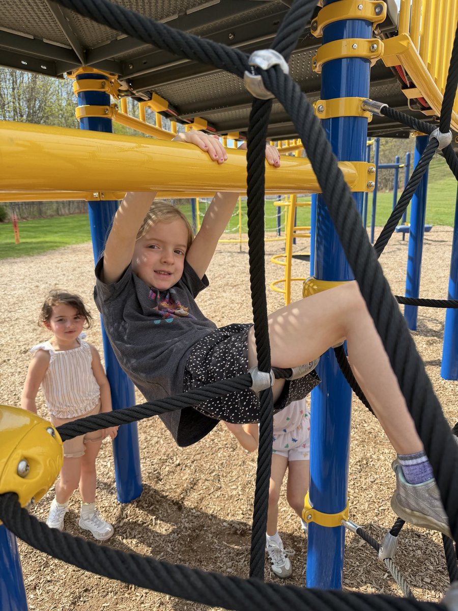 Ms. Lyons tweet media