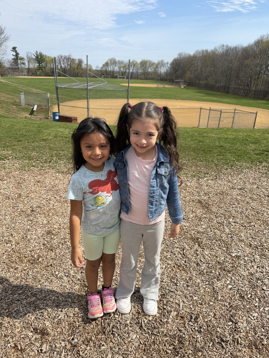 Ms. Lyons tweet media