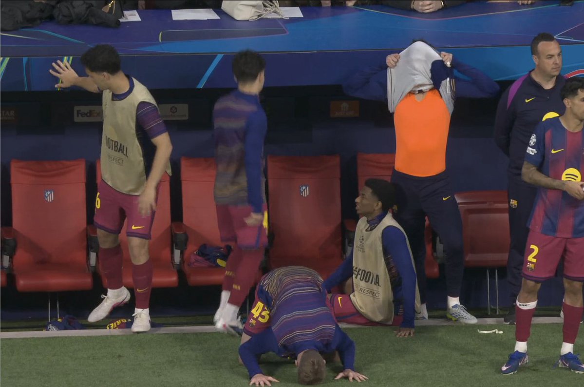 idextratime's tweet image. Puasa gelar Liga Champions Barcelona berlanjut, terakhir kali mereka juara tahun 2015. 👋😭