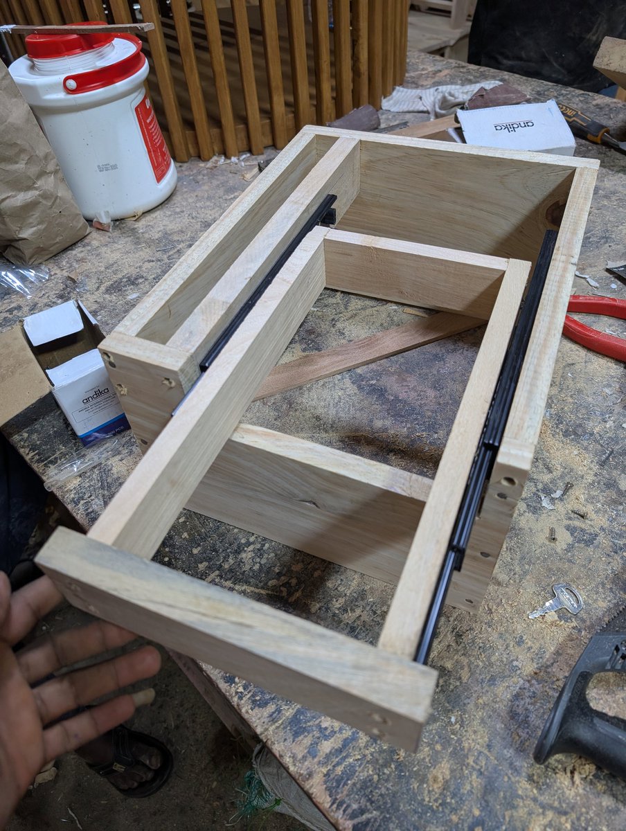 DISF2021's tweet image. #TrustTheProcess 
#VisitDISFurniture 
Storage ya Bastola mbili na 💲 20ml
Kama uko na izo vitu njoo tutajenga 😎😎✨