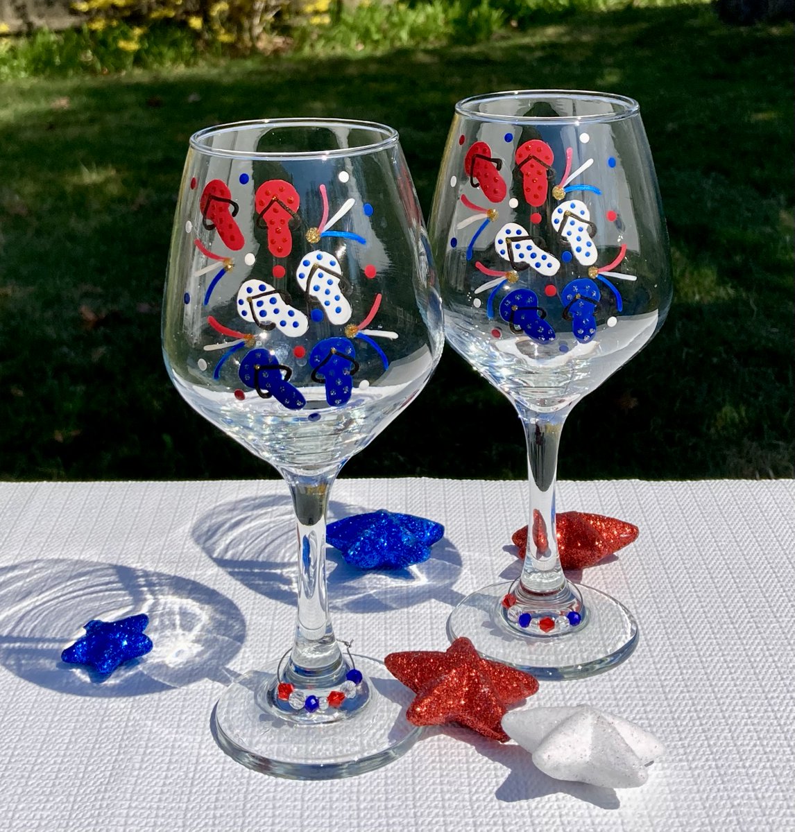 LPaintitpretty's tweet image. Are you ready for Summer?
etsy.com/listing/447565… #summer #glasses #handpainted #SMILEtt23 #etsyshop #shopsmall #craftbizparty #shamelessselfpromotionTuesday