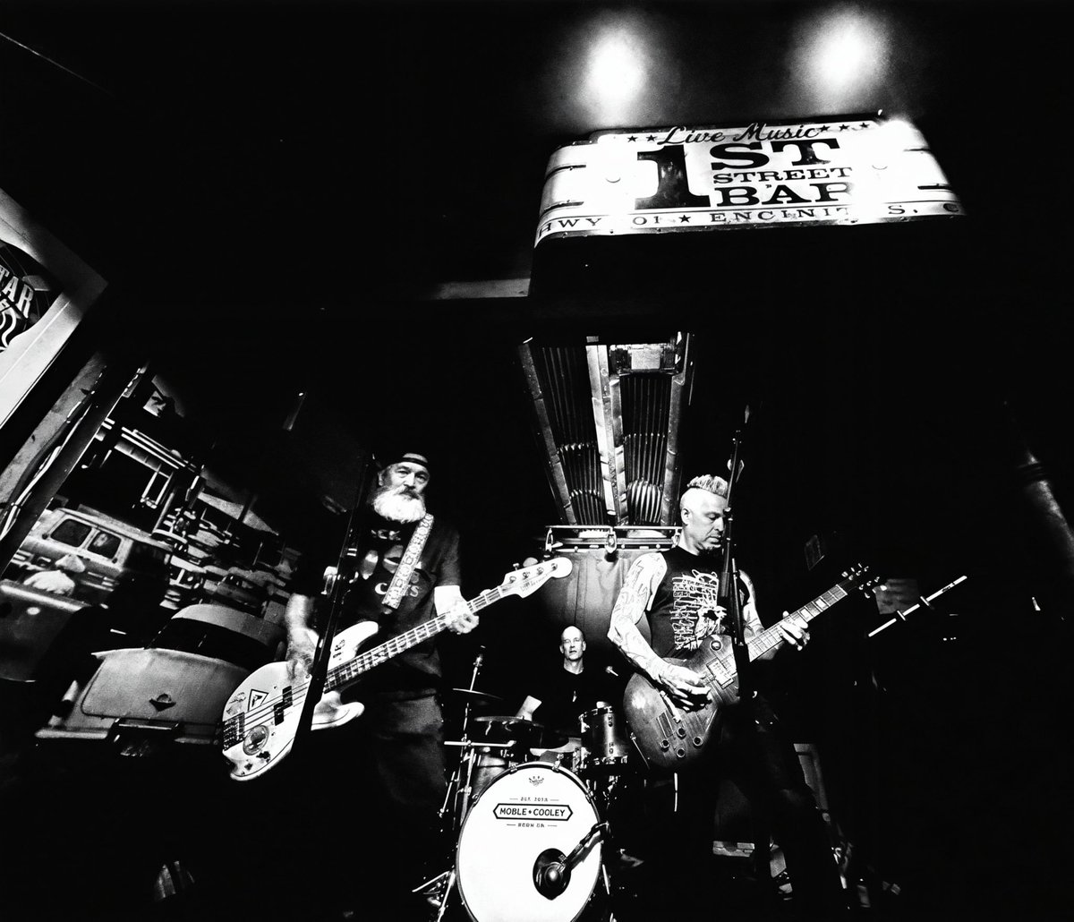 Vamp <a href="/MarkHall99/">Mark Hall</a>  gig 🎶

#music #MusicMoment