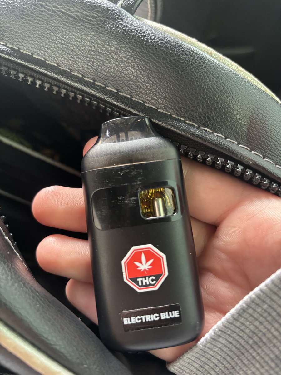 ๓i๓i tweet media