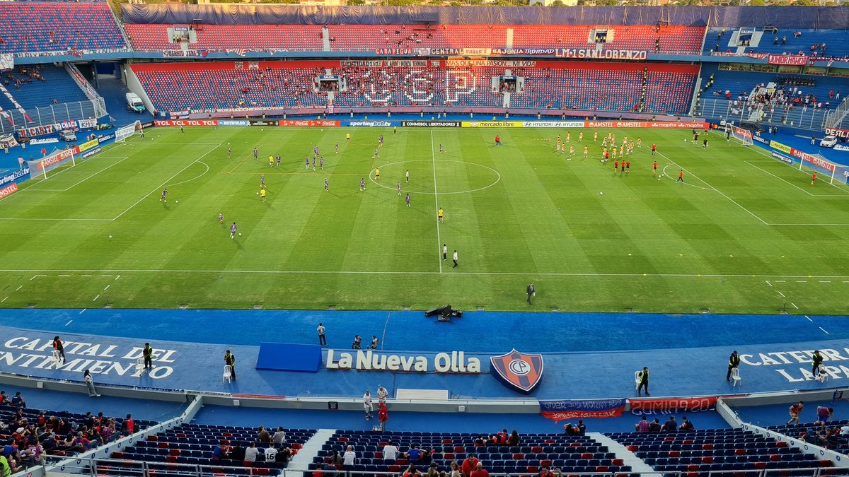 Estigarribiapy_'s tweet image. Ya en #LaNuevaOlla para #CerroPorteño 🇵🇾 vs. #Junior 🇨🇴 por la segunda fecha del Grupo F de la Copa Libertadores 2026