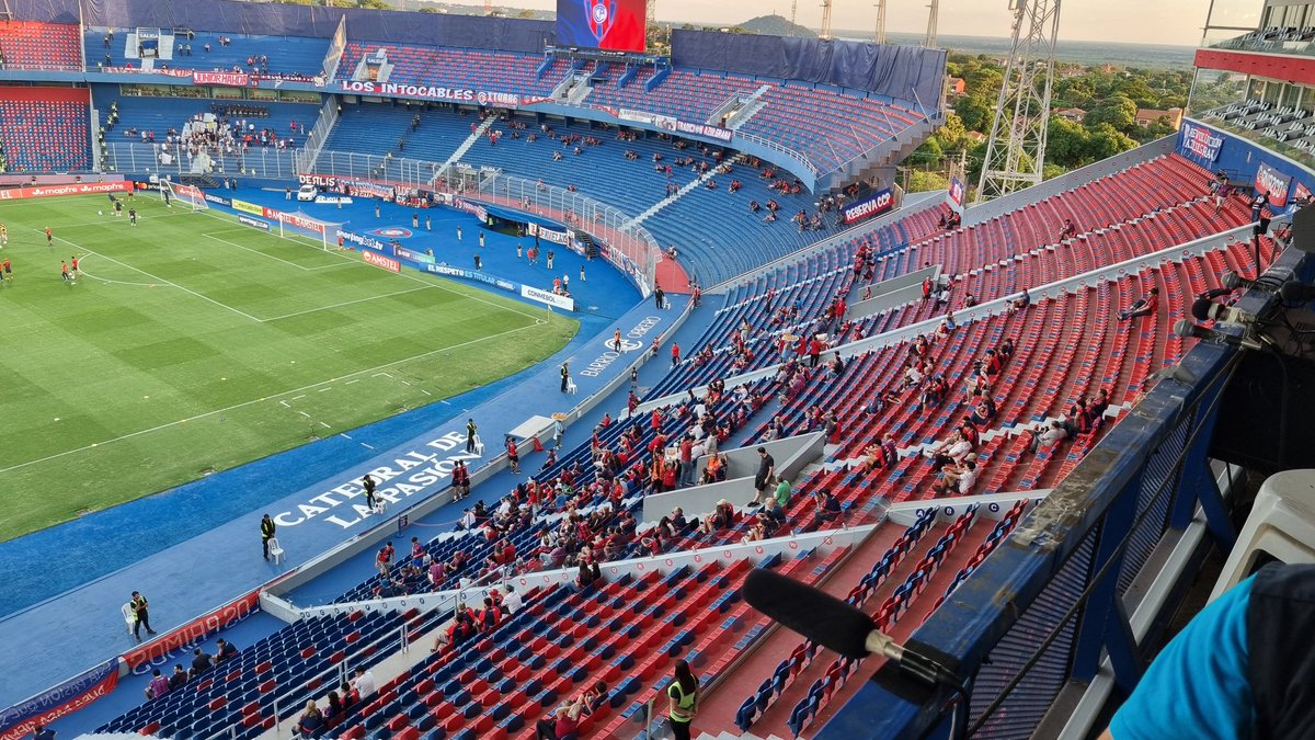 Estigarribiapy_'s tweet image. Ya en #LaNuevaOlla para #CerroPorteño 🇵🇾 vs. #Junior 🇨🇴 por la segunda fecha del Grupo F de la Copa Libertadores 2026