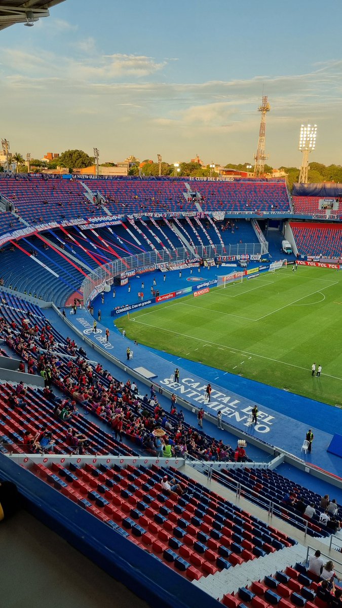 Estigarribiapy_'s tweet image. Ya en #LaNuevaOlla para #CerroPorteño 🇵🇾 vs. #Junior 🇨🇴 por la segunda fecha del Grupo F de la Copa Libertadores 2026