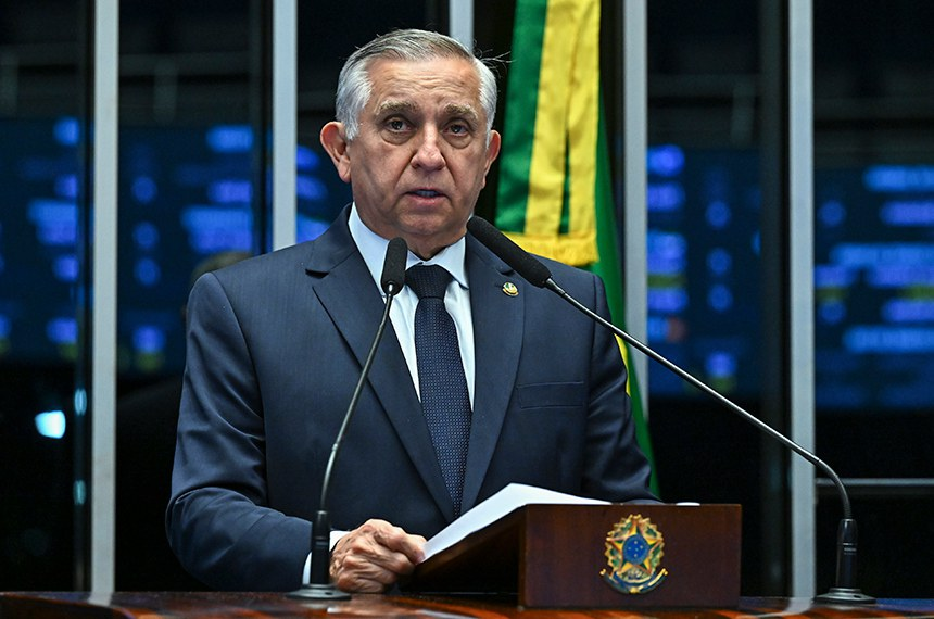 SenadoFederal's tweet photo. Senador @IzalciLucas defende derrubada de veto ao PL da dosimetria e critica penas do 8/1 https://t.co/QvdwlqRuHl https://t.co/Z3xTUtEYFJ