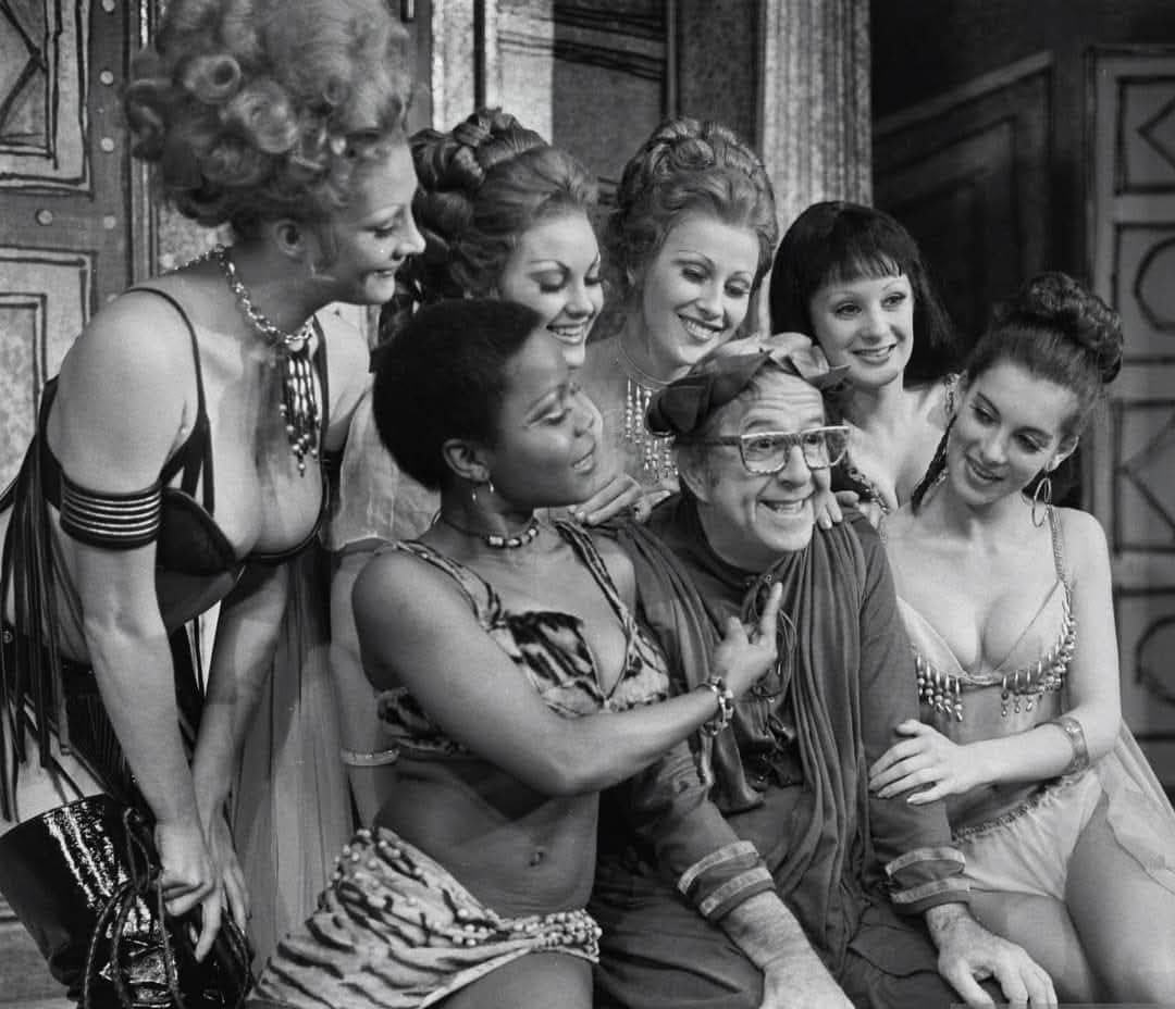 ErnestBilko's tweet image. 1974 I was 9 years old &amp;amp; unaware Phil Silvers was touring his beloved England with a revival of A Funny Thing Happened on the Way to the Forum. Phil was recovering from a stroke but people who watched him said he was dynamite!

#philsilvers #broadway #england #tour #revival