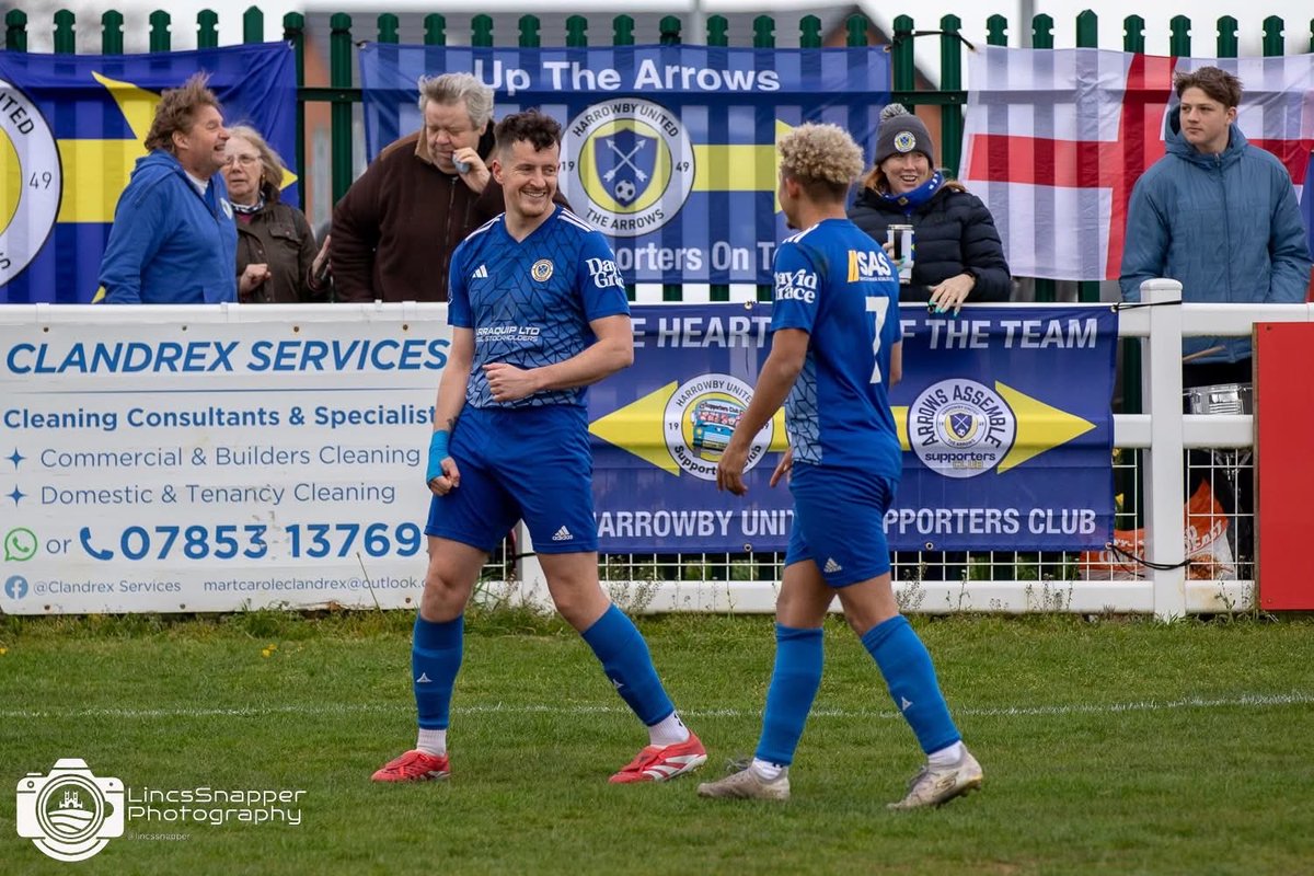 25/26 ⚽️✅ 

New team and new challenges, on and off the pitch. Enjoyed it nonetheless 💙

Proud of myself for making the step up but more importantly, getting the love for the game back 💪🏻

Ready to rest up now 😅🔋 

Lets see what next season brings 🤝