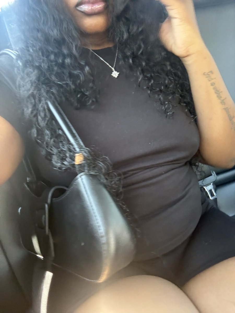 2exclusivemee's tweet photo. I need a sugar daddy 🥹🥹 https://t.co/VkGQ9QiAU2