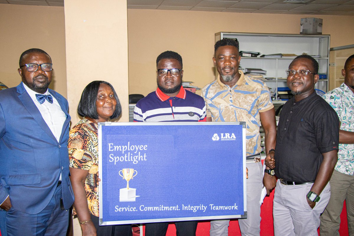 liberia_revenue's tweet image. LRA launches Employee Spotlight Bulletin Board to recognize outstanding staff, promote excellence, and boost morale across the institution. #Liberia #LRA #EmployeeSpotlight #WorkplaceExcellence #PublicService #StaffRecognition #Motivation #leadershipthatdelivers