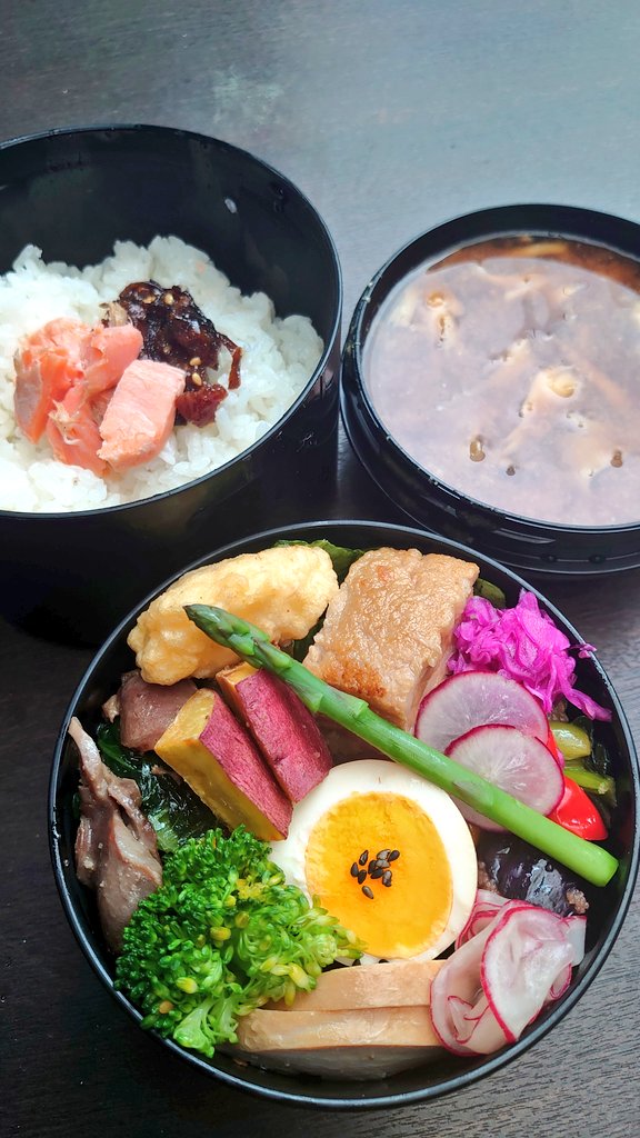 NqTaz2's tweet photo. 長男のお弁当🍱
大好きな豚の和風角煮入り
旦那の作る角煮が人気
#お弁当記録 https://t.co/ru63eD7Hvb