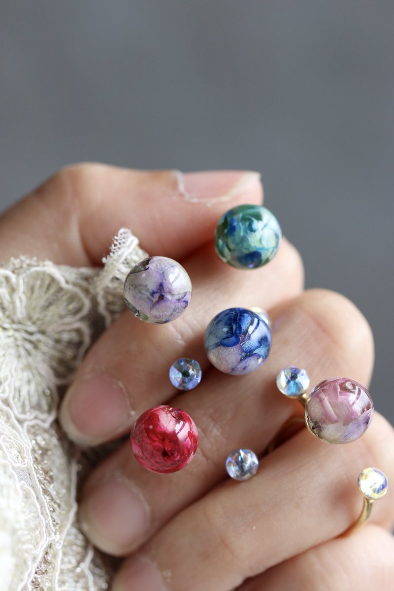 #凍結祭りでフォロワー減ったから自己紹介して逆に増やす

＼＼#デザフェス63 出店します／／

今年の5月は世界で1番小さな薔薇を染めた耳飾りやリングをお届け🥀

＊現金・QR・クレカ決済
全てのお支払い方法に対応しております🌙

𖧷otoneiron
𖧷5/23(Sat).24(Sun)両日
𖧷南館4F【R17ブース】