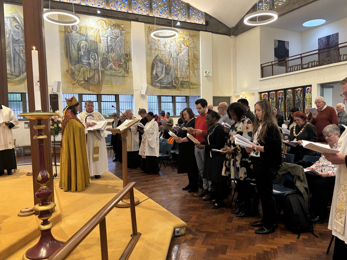 sjojchurch's tweet photo. Huge congratulations to Fr Andrew and Mother Robyn on their licensing at St Michael & All Angels, London Fields 🎉
#sjoj #licencing #hackney #celebration #stepneychurches https://t.co/v7ujcU8Nqj