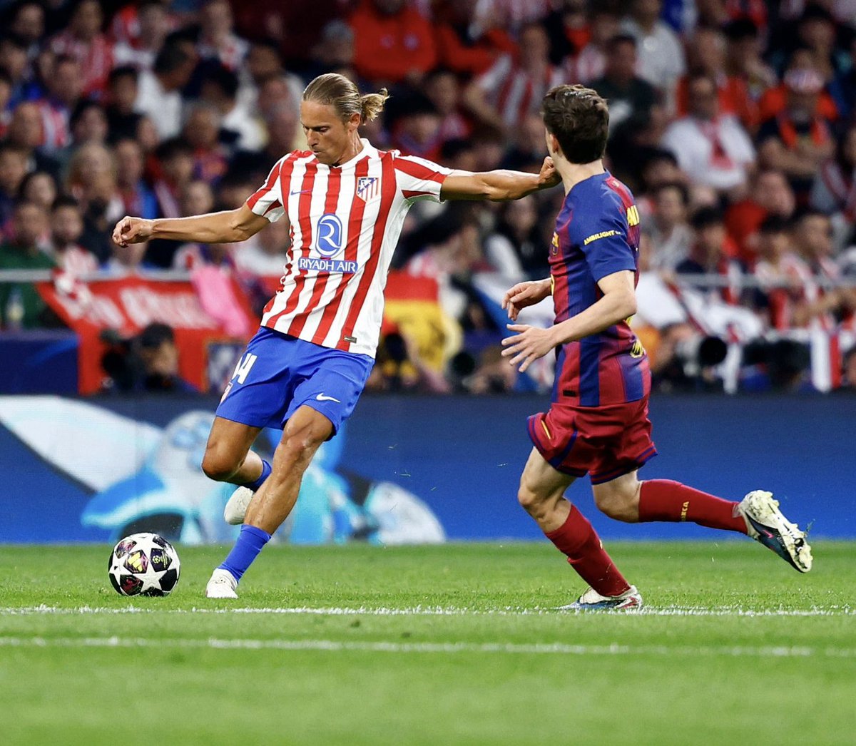 Tanto el Atlético de Madrid como el FC Barcelona tenían pendiente una deuda con la historia. Los Culés aguardaron once años solo para volverse a quedar cortos, pero los Colchoneros mantienen la oportunidad de poner fin una espera de toda una vida.