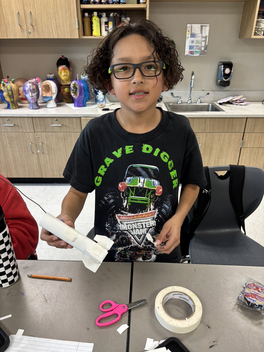 MsomersO's tweet photo. Art club is having fun today!! @NelsonParents @AISDFineArts 
@NelsonAlvinISD https://t.co/kP9RbMxVaT