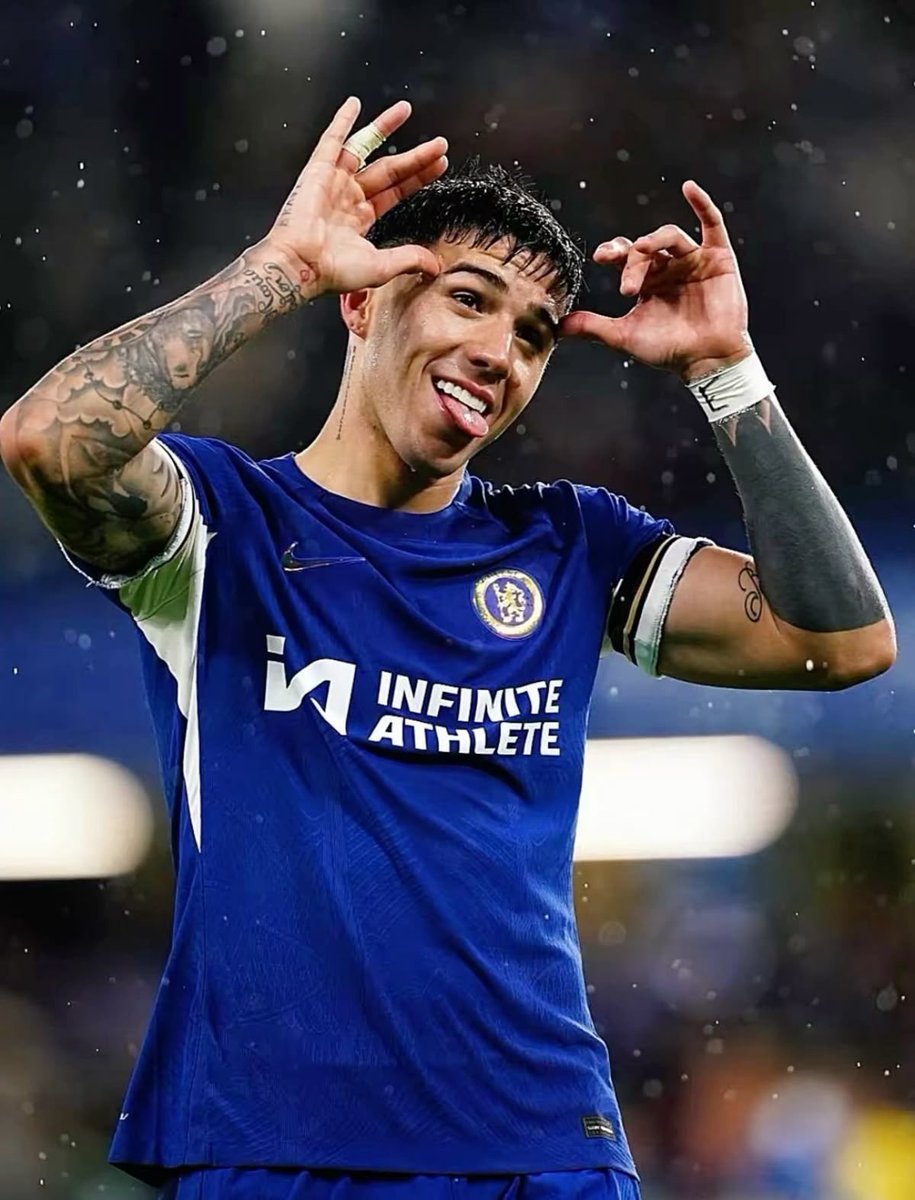 No tengo nada en contra de Pedri pero cuando las papas queman hay que estar

Por eso Enzo Fernandez es el mejor mediocampista del mundo hoy en dia