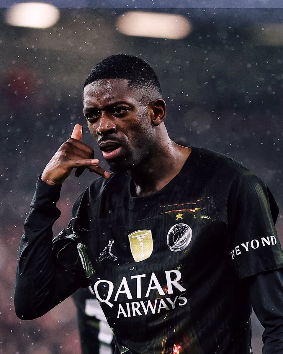 NoteSphere's tweet image. Rent was due at Jordan headquarters when they designed this PSG away Kit.