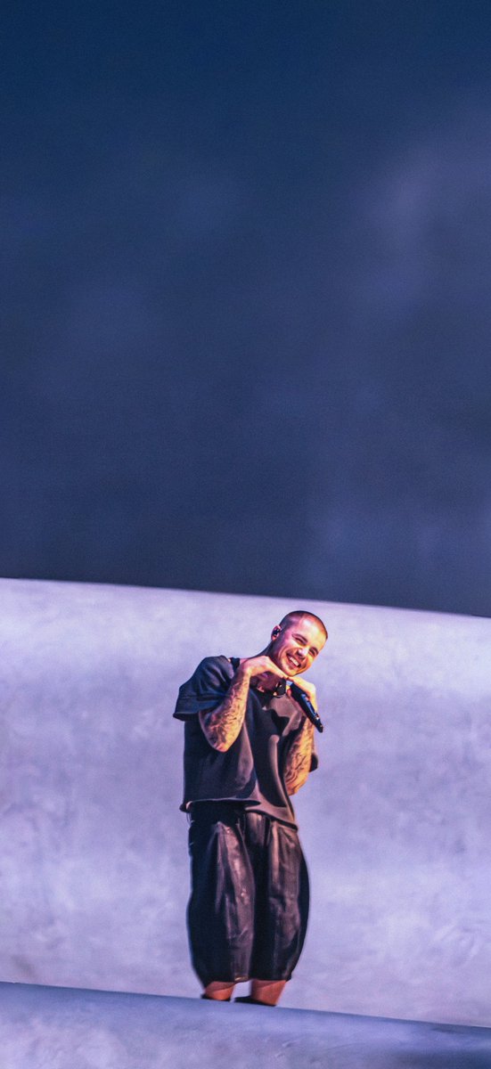 unlockscreen's tweet photo. —  Justin Bieber at Coachella |  bieberchella wallpapers ✨

like &amp; rt if you use it!! /math https://t.co/OzOcWH0the