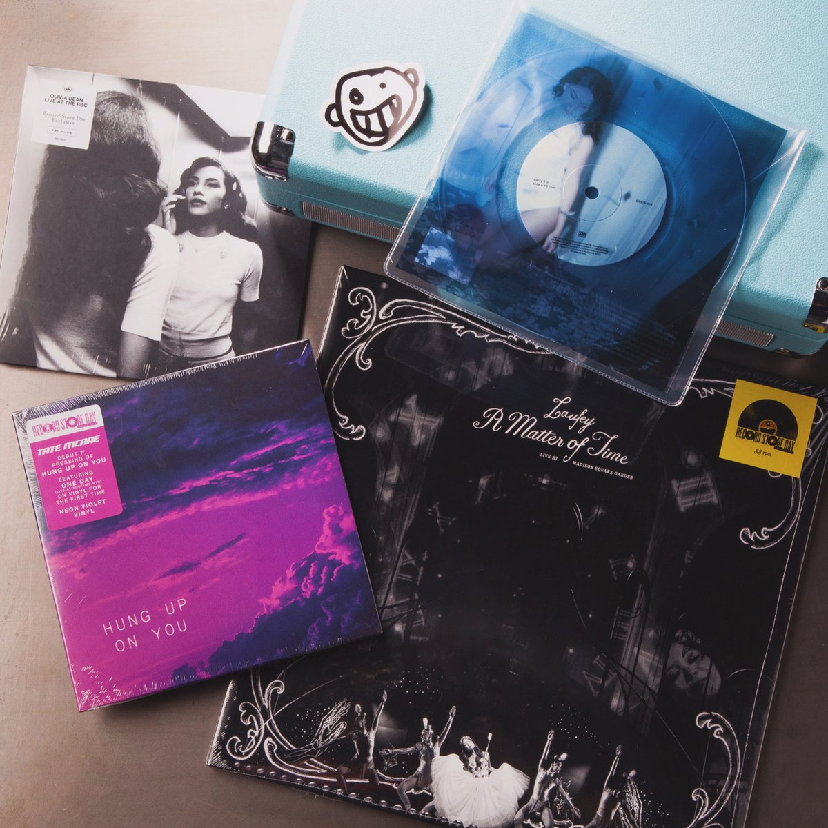 newburycomics's tweet image. Time to show off the Charli XCX, Laufey, Olivia Dean, and Tate McRae RSD releases 💙 Get all the girlies on Record Store Day this Saturday, April 18th at Newbury Comics!

#recordstoreday #vinyl #newburycomics #laufey #charlixcx