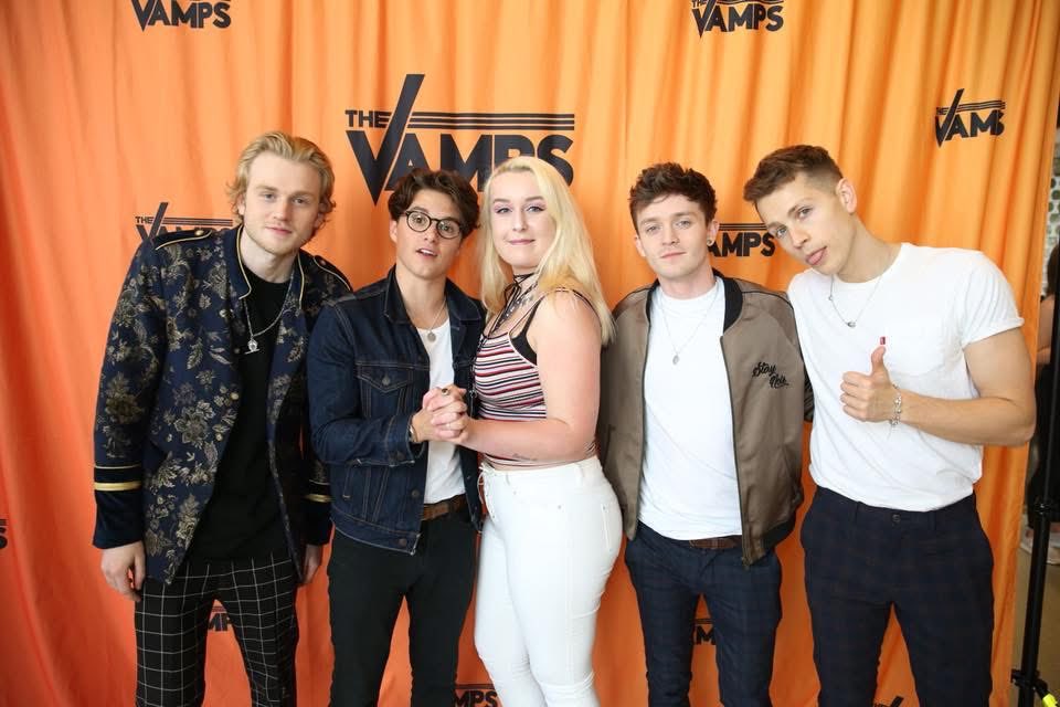 chlo 🍓 tweet media