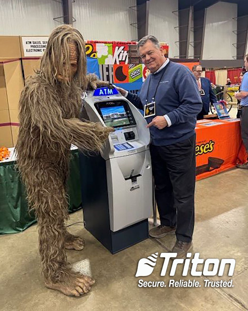 TritonGurus's tweet image. Every week we receive pictures of #Triton #ATMs all around the world “in the wild.”

This may be our “wildest” yet. 

Spotted at the #TrippiFoodShow is Tom and another big Triton fan. 
Life is short. Smile often and laugh hard.
#USAMade #Affordable #Secure #Reliable #ATMIndustry