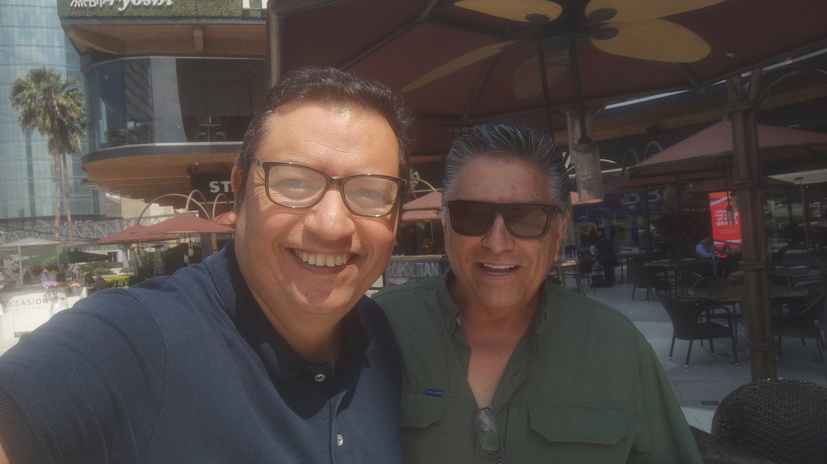 fidelr1's tweet photo. Foto con el Máster de la comedia ‼️🙊🙉🙈👍🏽📷
@RRamosShow https://t.co/Pq8f9AzP4q