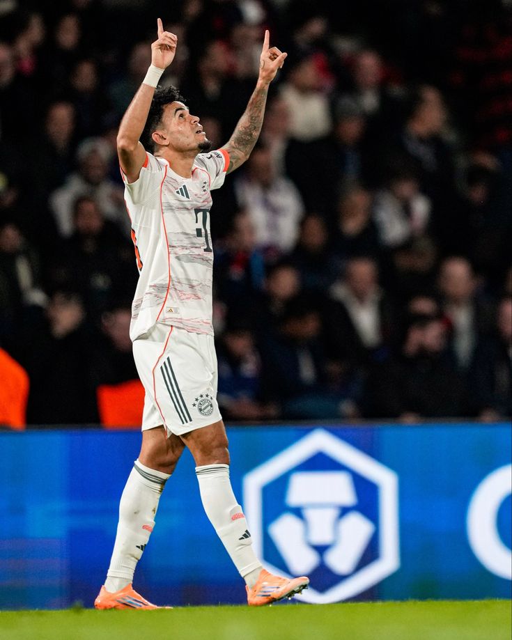 BÁVARO 🤍 tweet media