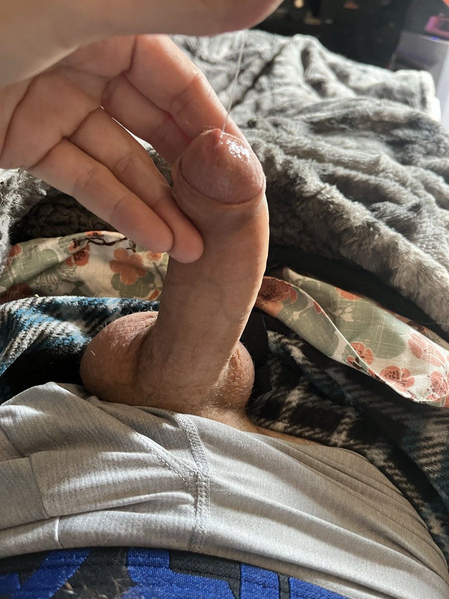 WCharles28's tweet photo. Hope everyone has a awesome day! #bicurious #gaycurious #cock #sexy #precum #married https://t.co/469J25d0I8