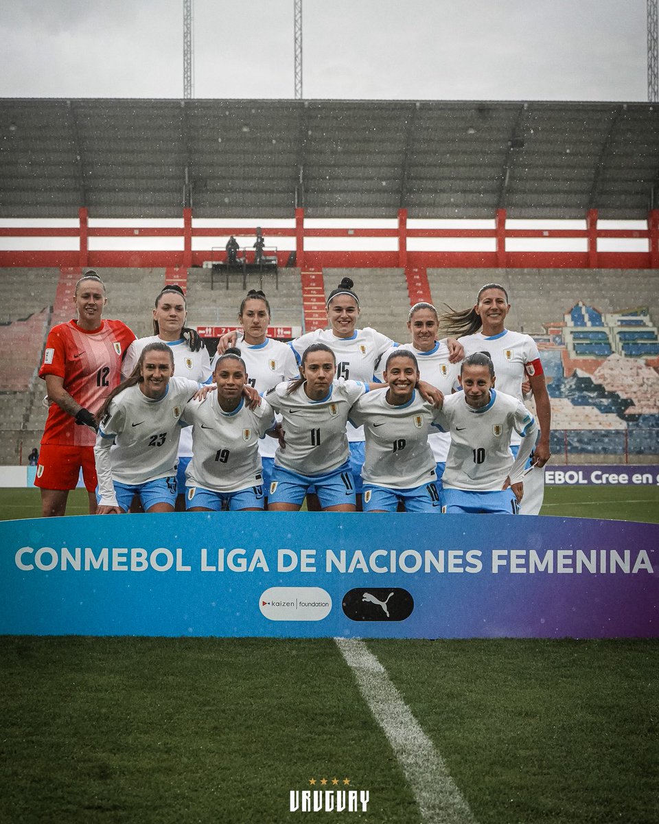 Mathig92's tweet photo. #LNF | FINAL DE 1T

Bolivia 🇧🇴 0-0 🇺🇾 Uruguay 

Las celestes dominan y controlan el partido, solo falta el gol. Por momentos se abusa del pase largo. Está picante Belén Aquino.

📸 @AUFfemenino https://t.co/bjaY689K6z