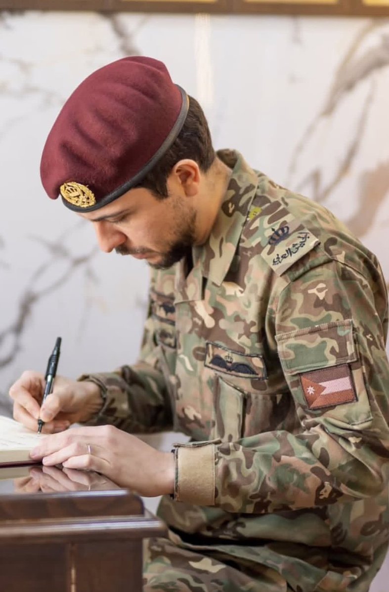 خديجة الدعجـة tweet media