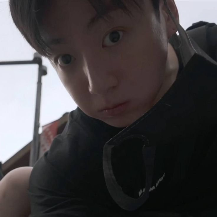 hey jungkook⁷ tweet media