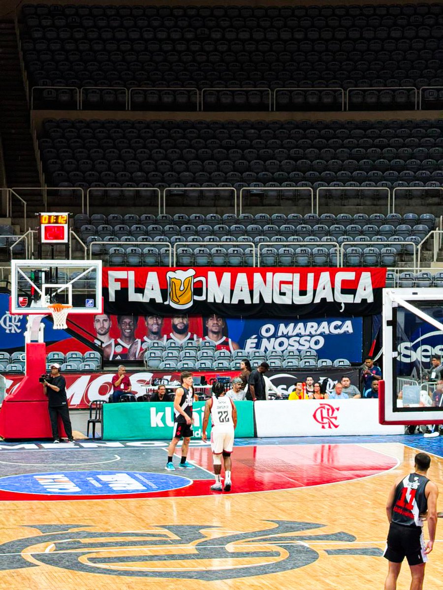 FlaManguaca's tweet photo. VAMOS, FLABASQUETE!

Estamos presentes no Ginásio do Maracanãzinho para #Flamengo vs vasco, válido pelo #NBB

#ClubeDeRegatasDoFlamengo
#FlaManguaça
#FlaBasquete https://t.co/1nPBB6fWO1