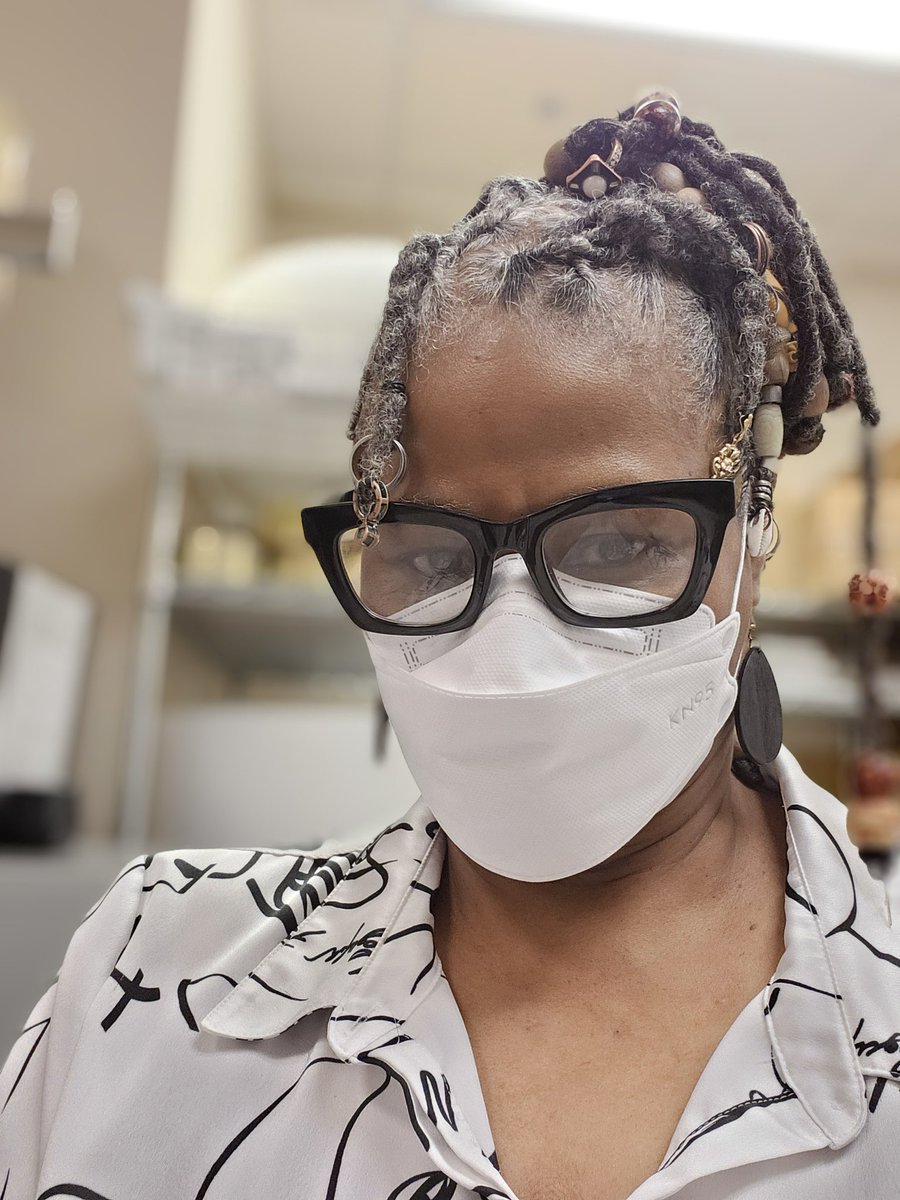 DrMarjorieRobe1's tweet image. Yes indeed I am still wearing #masks