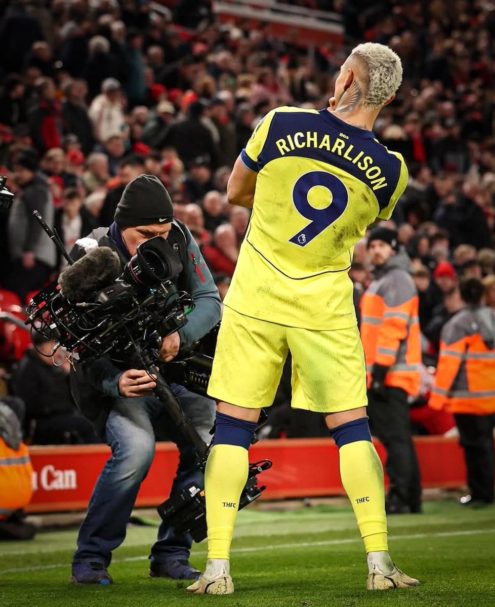 Spurs Army tweet media