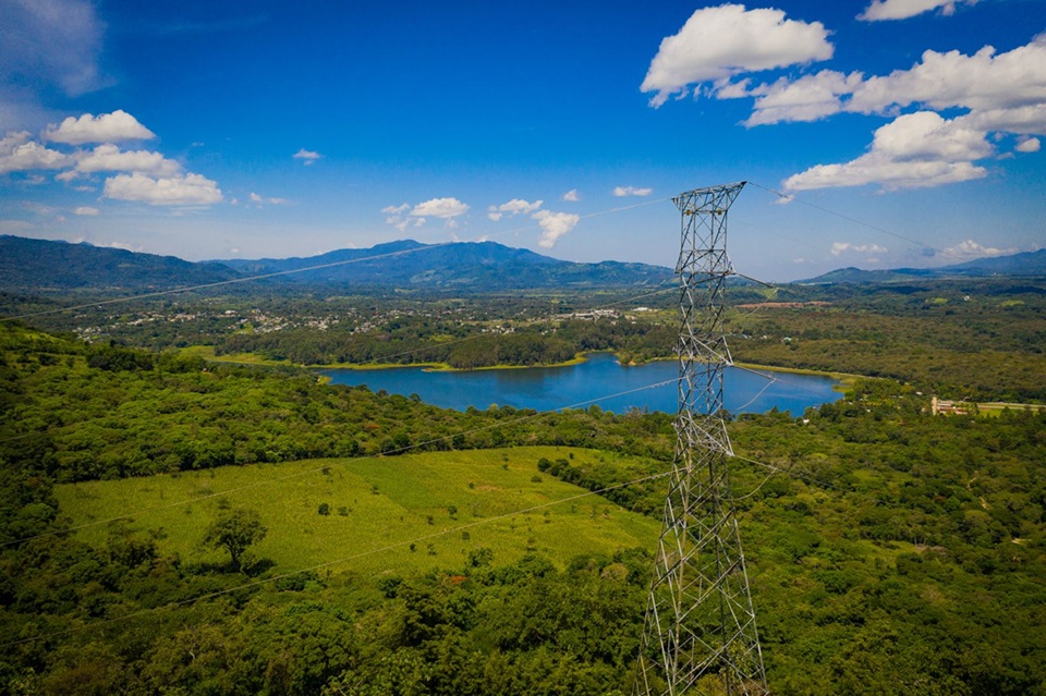 estoesnoticioso's tweet photo. La Asociación Guatemalteca de Transportistas de Electricidad (#AGTE) anunció que el próximo 28 de mayo se realizará el 6to Foro de Transporte de Energía Eléctrica (TEE). Bajo el concepto: Transmisión: columna vertebral del desarrollo de #Guatemala. #EEN
https://t.co/XIZz5z0uMG https://t.co/nryf2b6Nkf