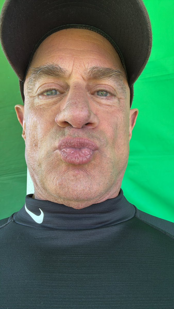 Chris Meloni tweet media