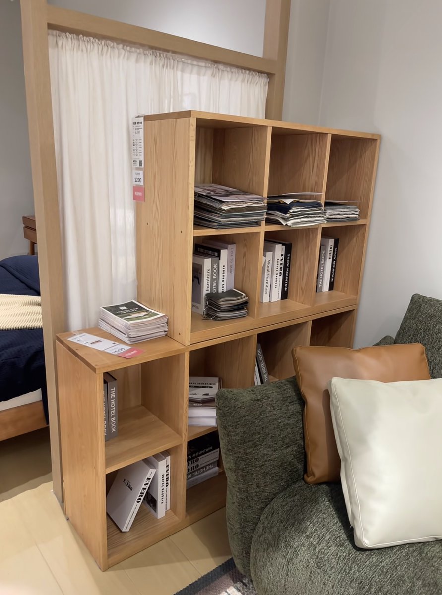 GVAwoodUSA's tweet image. Solid wood furniture brings warmth, balance, and quiet luxury into the home. Tables, sofas, beds, and cabinets create calm, refined interiors designed for comfort and everyday living. #table #sofa #bed