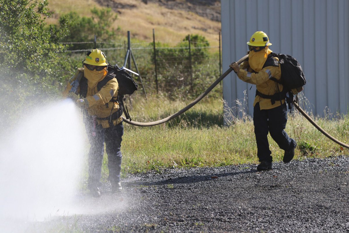 CAL FIRE LNU tweet media