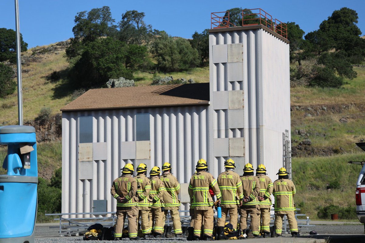 CAL FIRE LNU tweet media