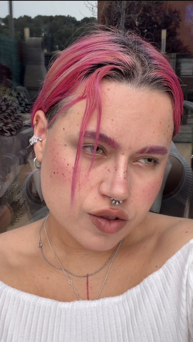 𝒩𝒶𝓋𝒾🃏 loves chan tweet media