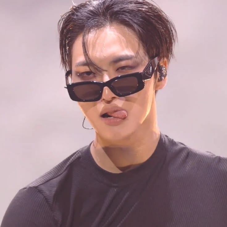 hourly seonghwa tweet media