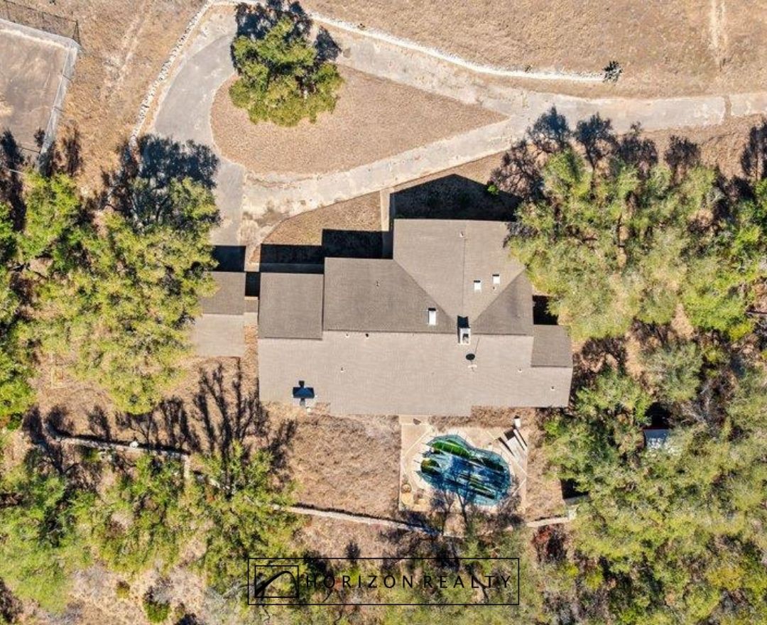 HorizonRealtyTX's tweet image. Horizon Agent, Tangela Bailey has just listed 6.41 acres of preserved Texas Hill Country-truly a rare piece of land that feels suspended in time! #forsale #justlisted #HorizonRealty #austintx #realtor #realestate