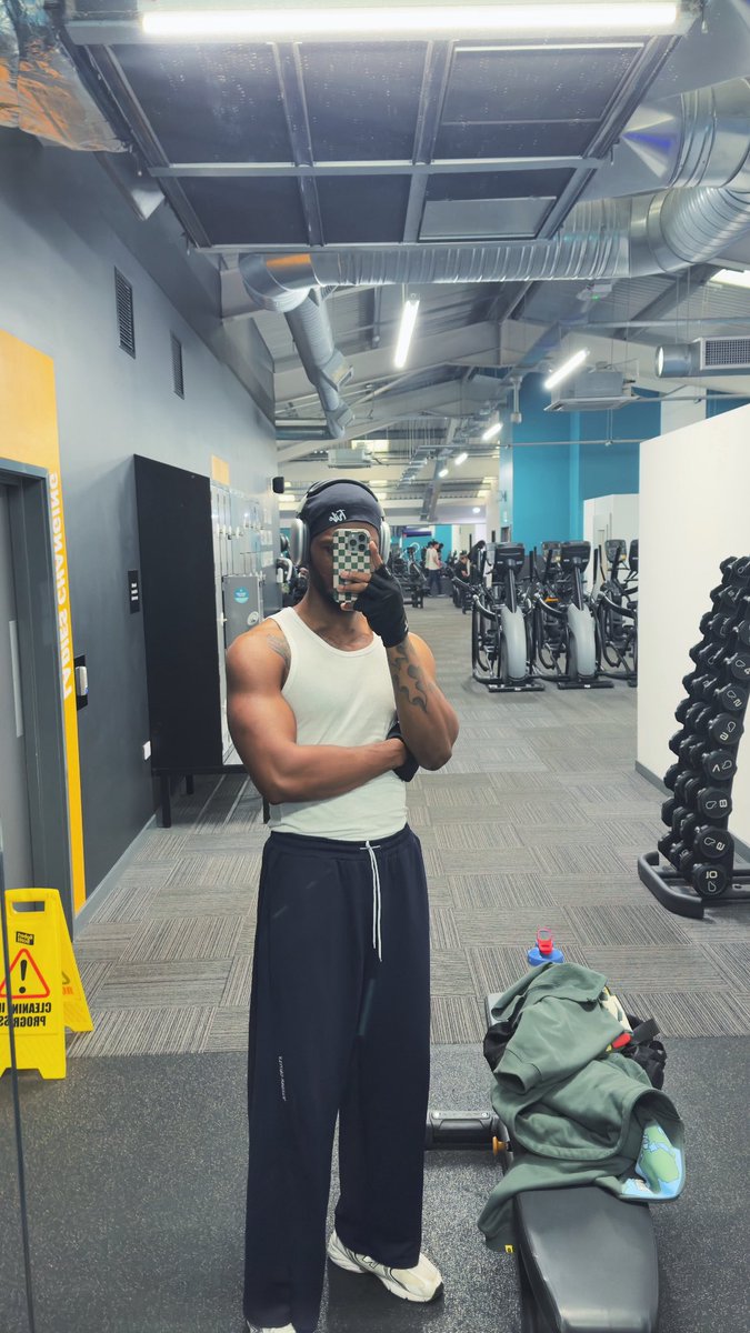 LifeOf_Jesse's tweet photo. 💪🏾💪🏾 https://t.co/tU5kOkszER