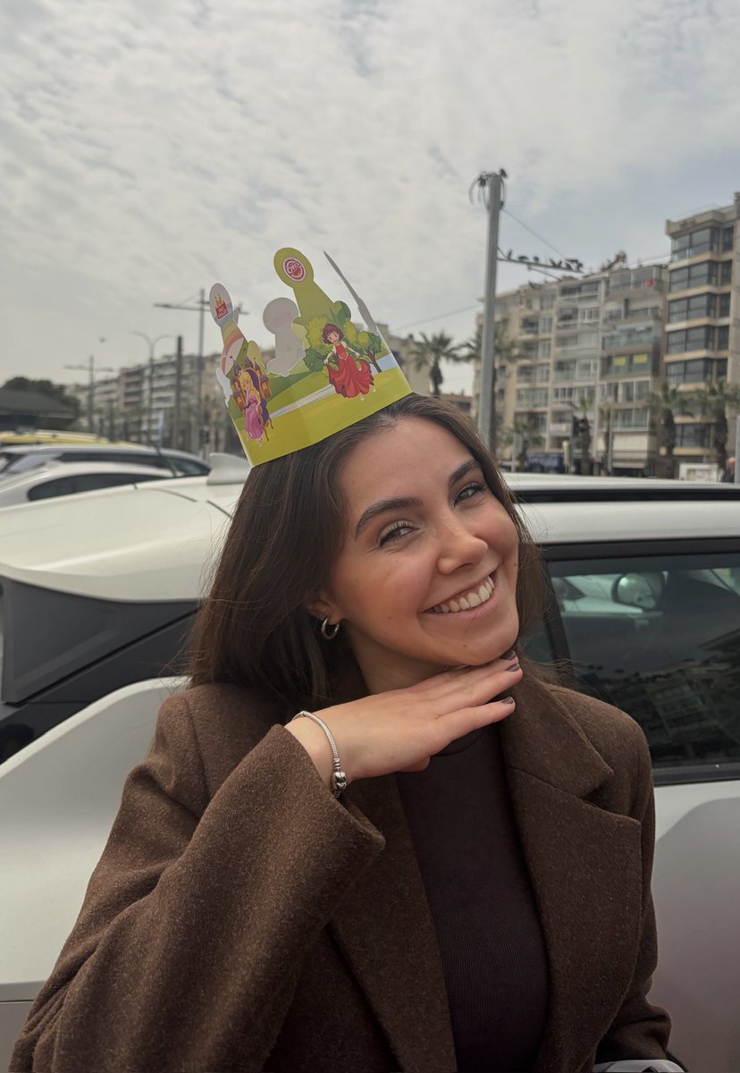 eeceozdemirr's tweet photo. Adımın anlamını yaşatanla… gerisi masal aşkom 👸🏼🙂‍↔️ https://t.co/aVMSc9kZSY