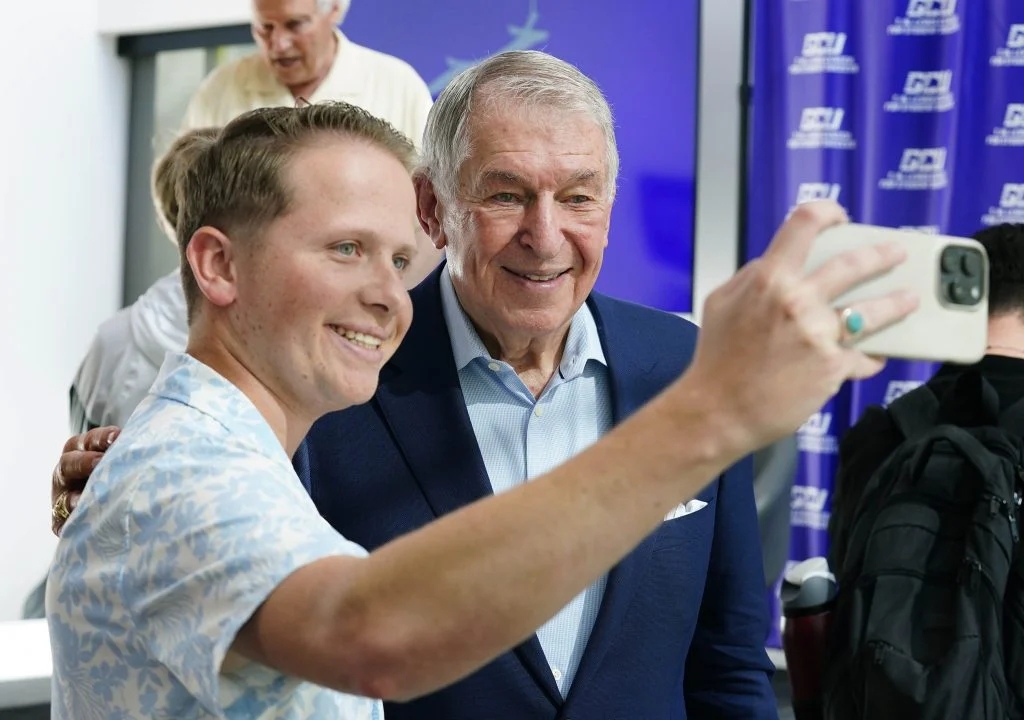 twlewis_'s tweet photo. The T.W. Lewis Speaker Series at @gcu is bringing Solid Ground to life, connecting students with leaders who embody its principles of purpose, discipline, and character.

From legendary sports executive and businessman Jerry Colangelo, to GCU’s very own Levi Conlow, founder of @lectricebikes and 2022 Forbes 30 Under 30 recipient, alongside Leigh Steinberg, the legendary sports agent, philanthropist, and author, and Brian Wellinghoff, Senior Director of Leadership & Outreach at Barry-Wehmiller and Co-Founder of Humanistic Leadership Academy, these voices are equipping the next generation to build lives and careers on a foundation that lasts. 💜