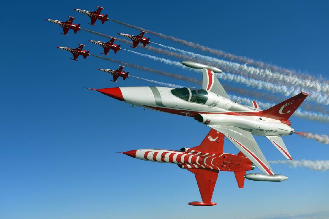 TurkishCentury's tweet image. ✈️ Along with its #defense &amp;amp; #aerospace industries, Türkiye is also "nationalizing" its aerobatics teams! In the coming years, #TurkishStars will upgrade their jets from F-5 to the indigenous #HÜRJET while #Soloturk retires the F-16 to fly a 5th-gen #KAAN variant. 🇹🇷