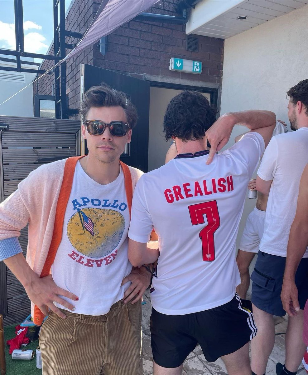 Best of Harry Styles tweet media